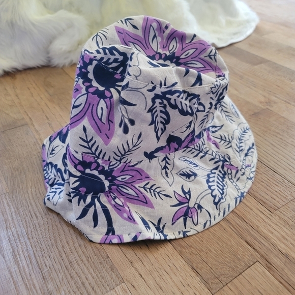 Hat Attack, Printed Floral Bucket Hat, Blue Colorway- NWT - Picture 3 of 4